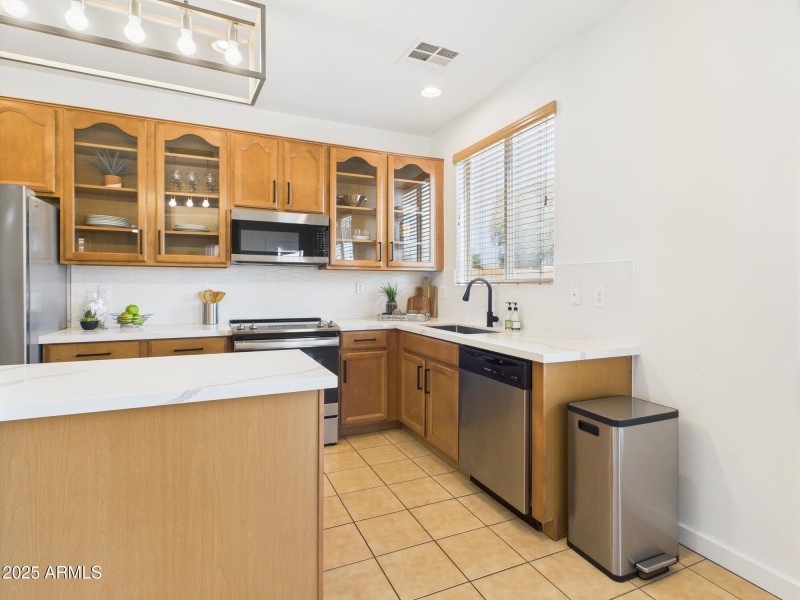 Quartz Kitchen Counters