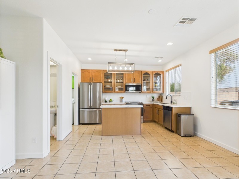 Bright Kitchen Layout