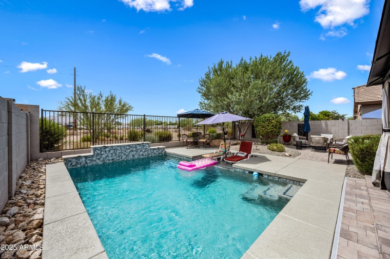 Backyard Pool & View Fence