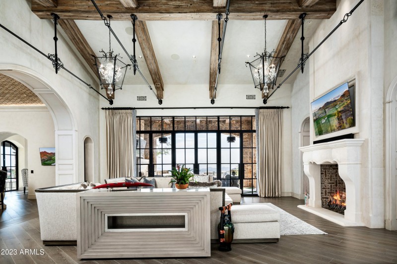 Exposed Beam Ceiling