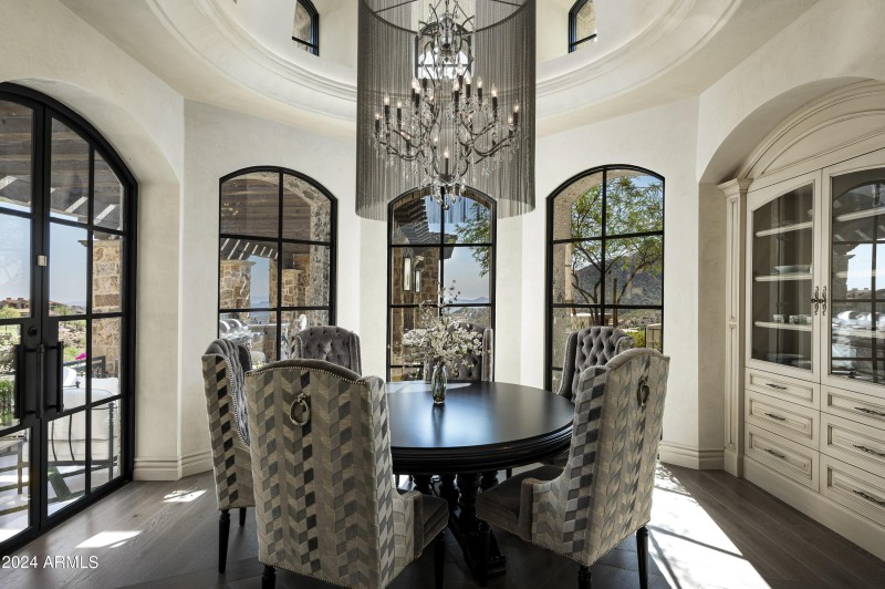 Refined Breakfast Room