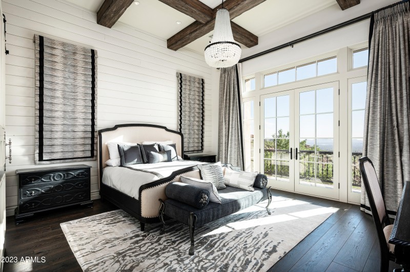 Guest House Primary Suite