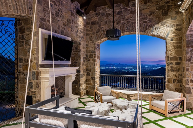 Versatile Covered Terrace