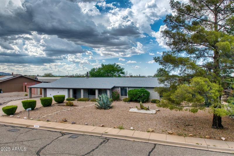 062026-2011 East Foothills Drive