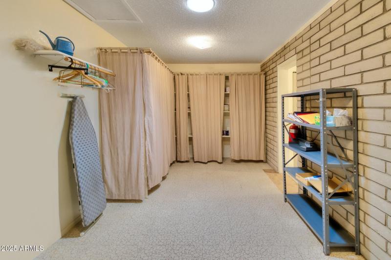 082128-2011 East Foothills Drive