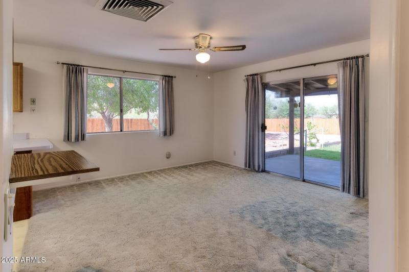 082153-2011 East Foothills Drive