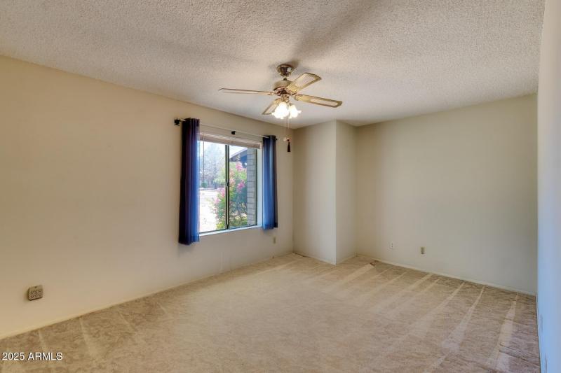 082263-2011 East Foothills Drive