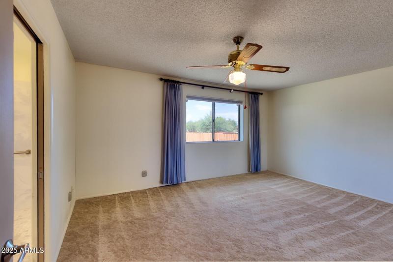 082283-2011 East Foothills Drive