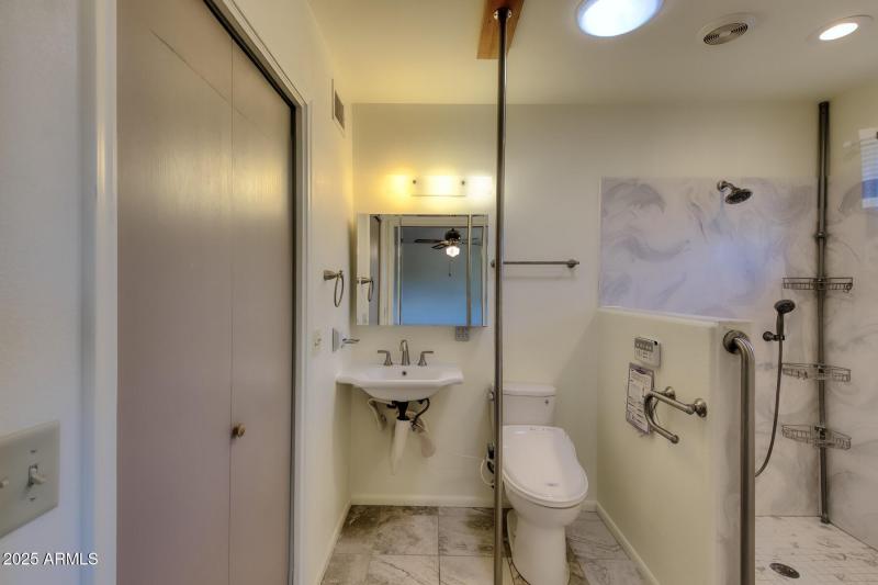 082303-2011 East Foothills Drive