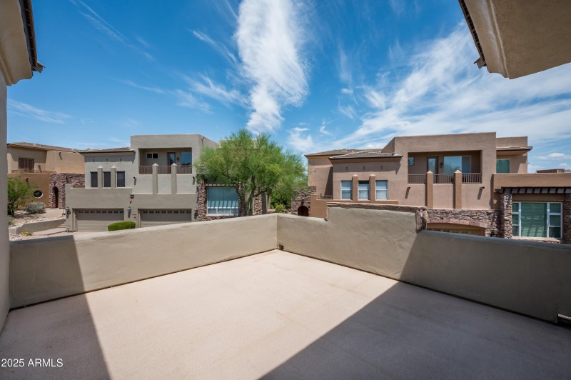 Spacious Deck off Upper Loft