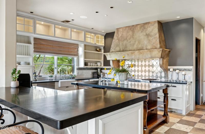 Kitchen 5738-n-32nd-pl