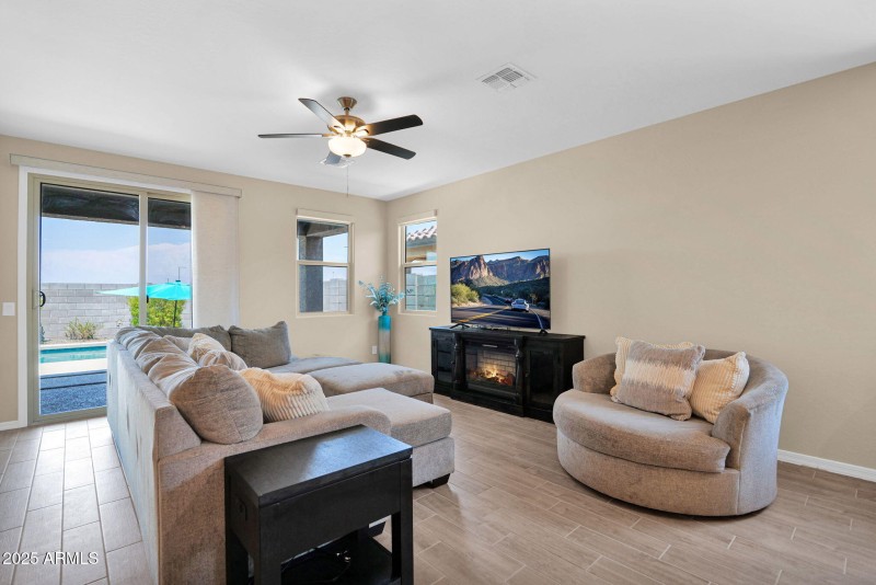 15-web-or-mls-P1279933