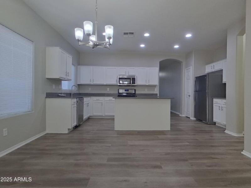 6_pc_MqjSd7zclV_MRbCtMAdnv_other_room_tl