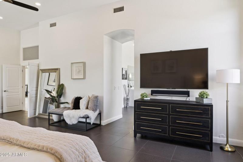 24-web-or-mls-7832-e-parkview-ln