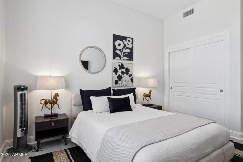 34-web-or-mls-7832-e-parkview-ln