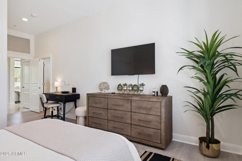 35-web-or-mls-7832-e-parkview-ln