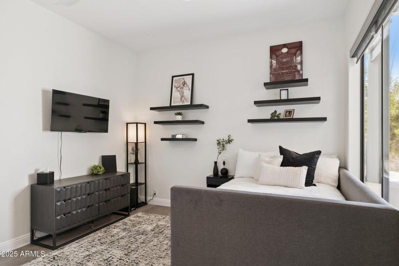 39-web-or-mls-7832-e-parkview-ln