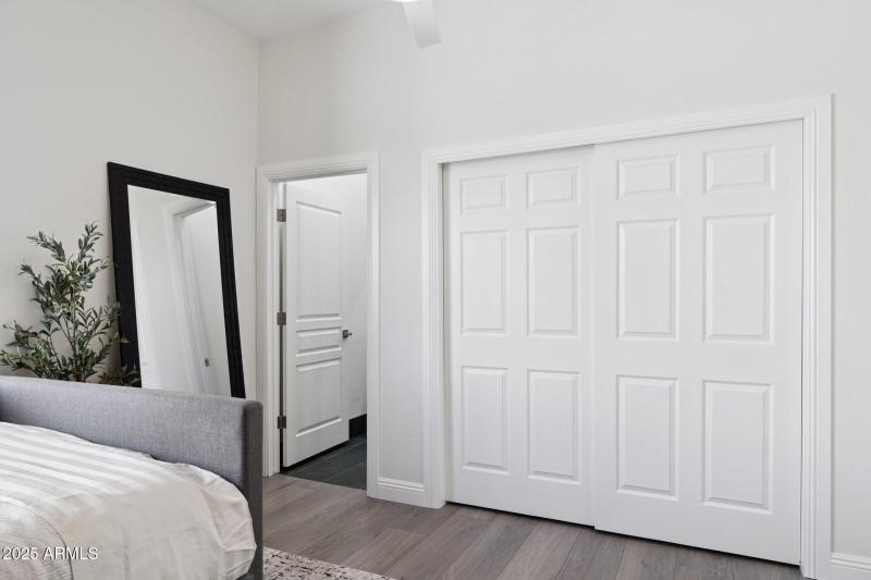 40-web-or-mls-7832-e-parkview-ln