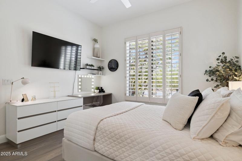 47-web-or-mls-7832-e-parkview-ln