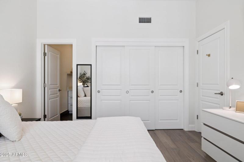 48-web-or-mls-7832-e-parkview-ln