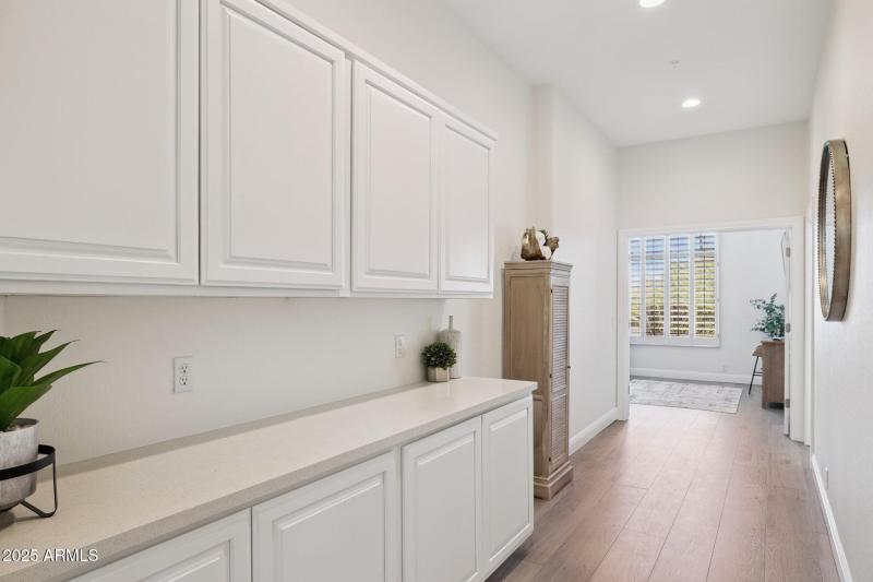 50-web-or-mls-7832-e-parkview-ln