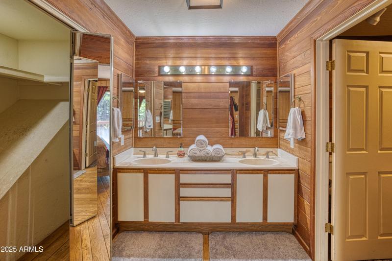 PAX_8655_AuroraHDR2019-edit