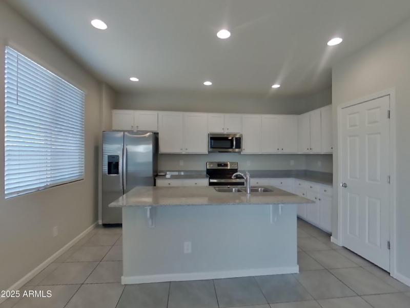 3_pc_2SB8UthhtC_jEVE54EATO_other_room_xd