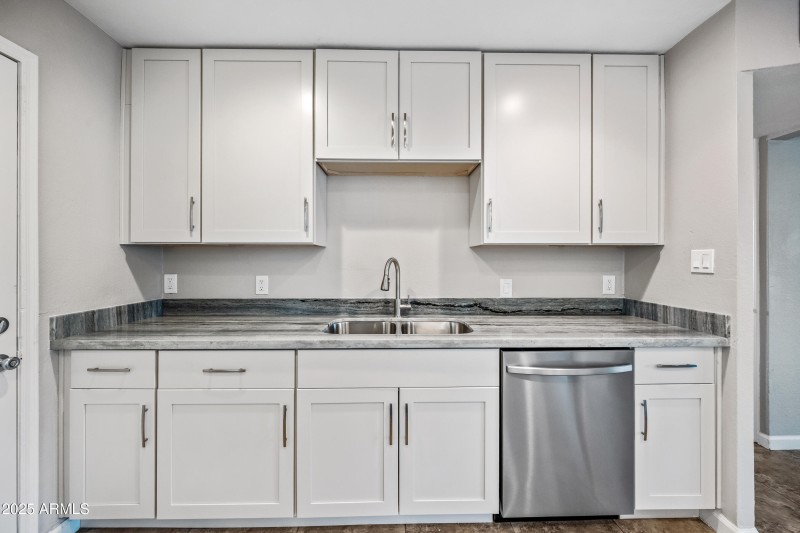 New upgraded cabinets and pulls