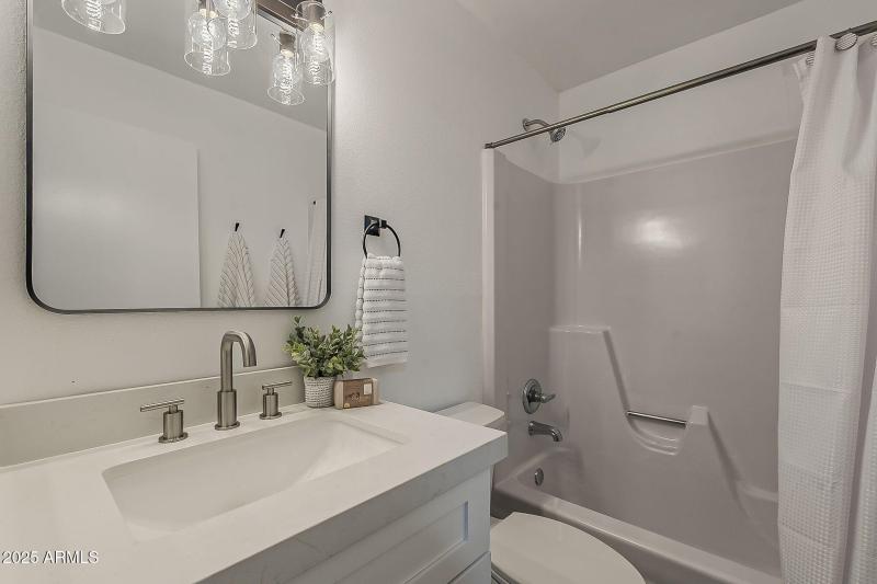 24-web-or-mls-Portobello Ave-24