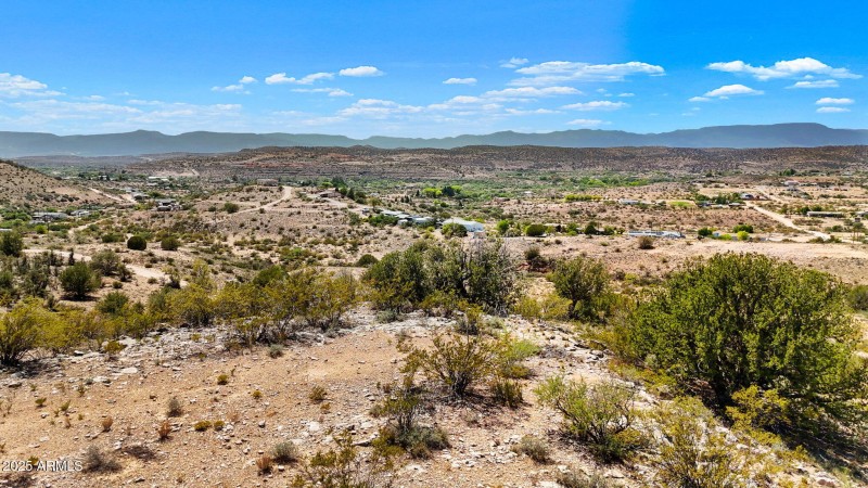 15-Lot Photo 194J (2)