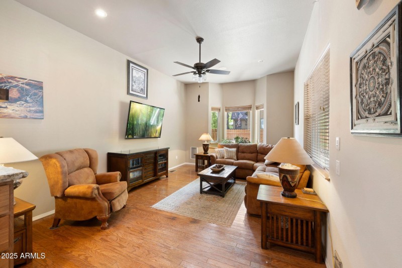 20-web-or-mls-FA9A6165