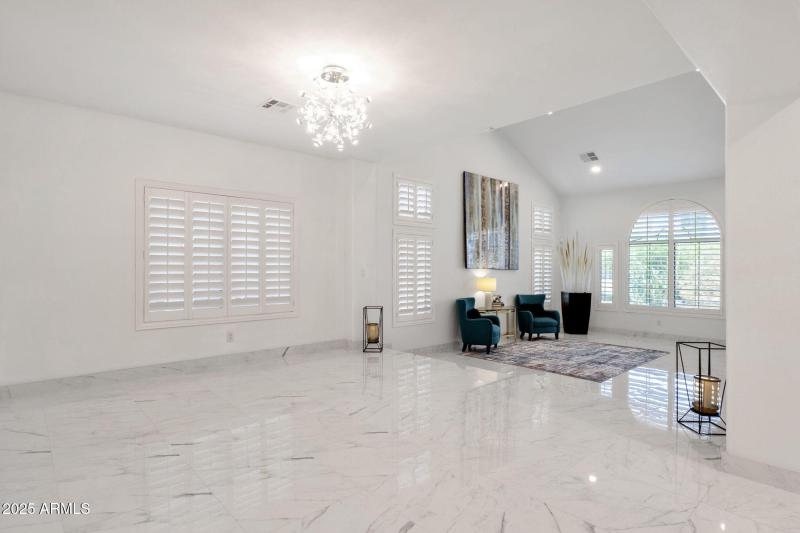 12-web-or-mls-4537-e-blue-sky-dr