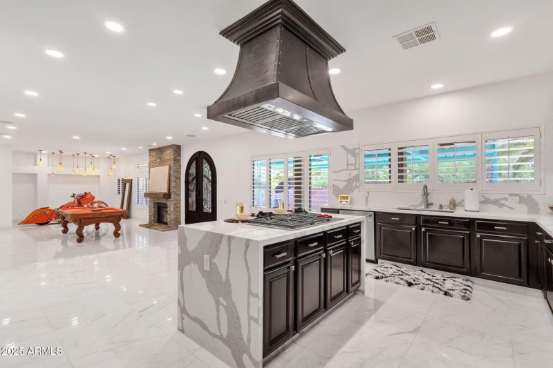 20-web-or-mls-4537-e-blue-sky-dr