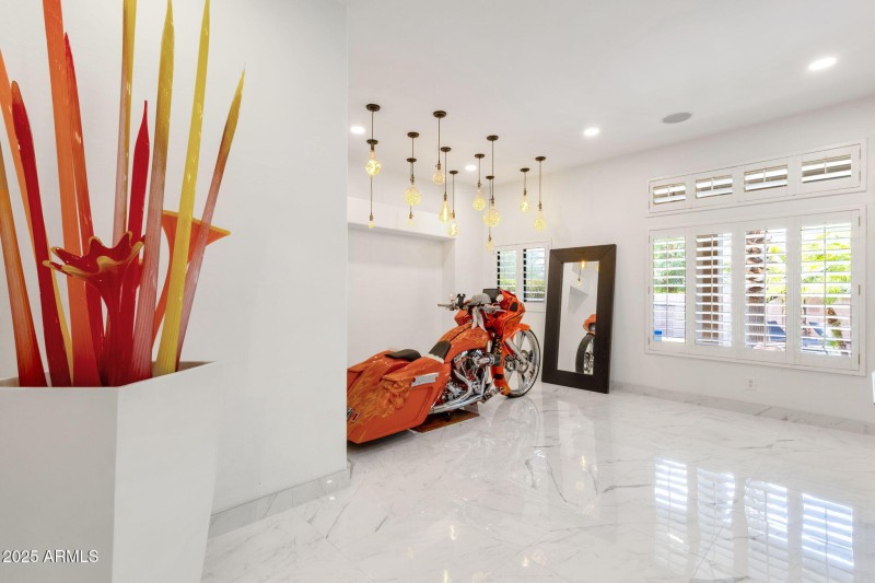 26-web-or-mls-4537-e-blue-sky-dr