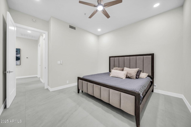 7052 E Eagle Feather Rd-21