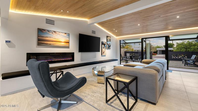 Modern-Old-Town-Scottsdale-2-5