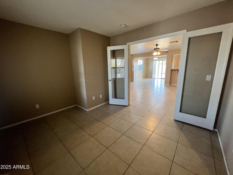 20250329_001747530_iOS