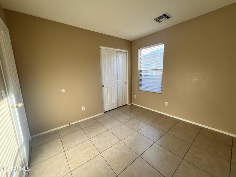 20250329_002150161_iOS