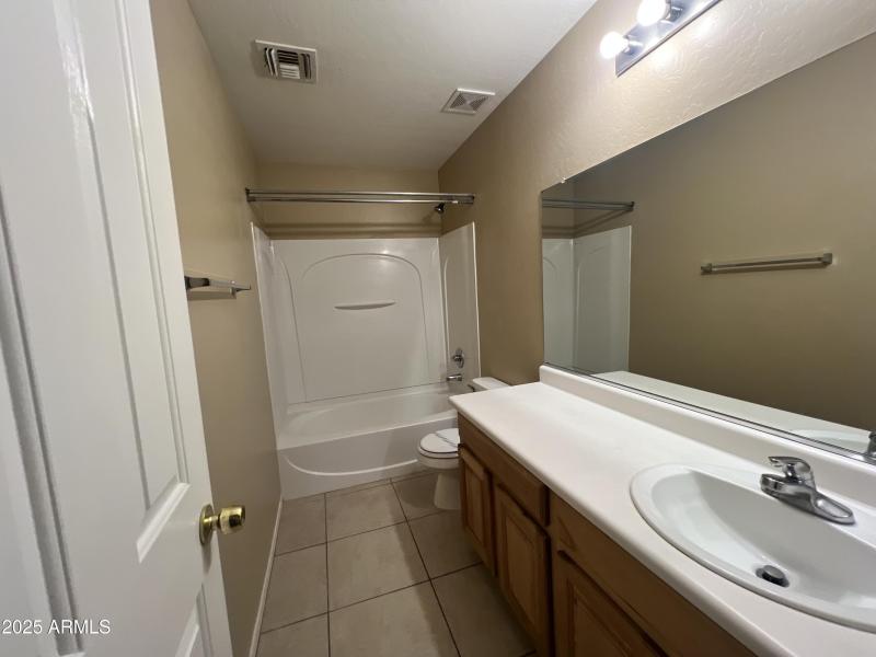 20250329_001949562_iOS (1)