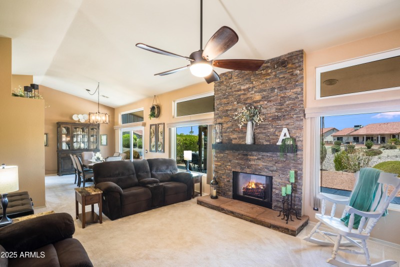 1542 E Palm Beach Dr-7