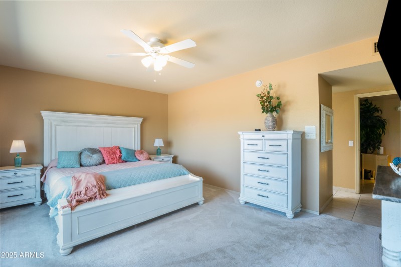 1542 E Palm Beach Dr-25