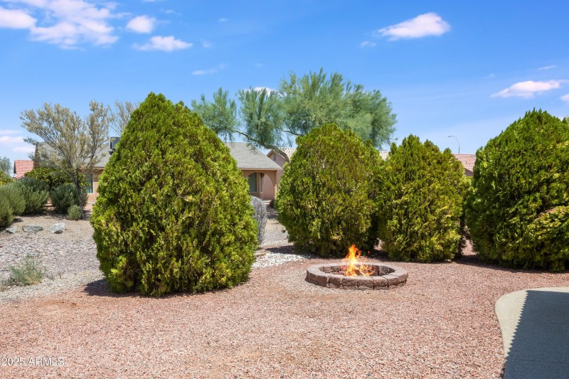 1542 E Palm Beach Dr-33