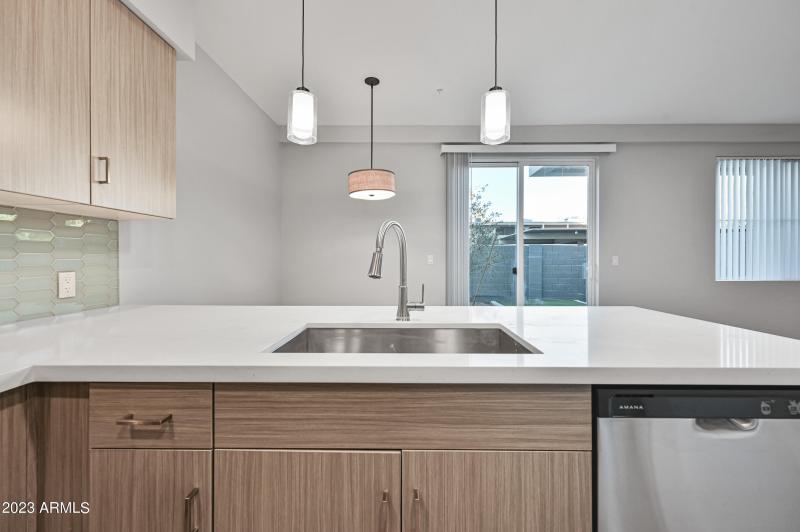 8-1027W5S-TFA-3BL-07 08 12 13 17 18-ocup