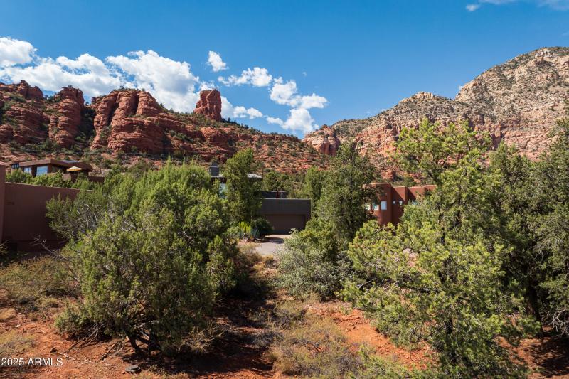 JL_650RhapsodyRd-drone-09