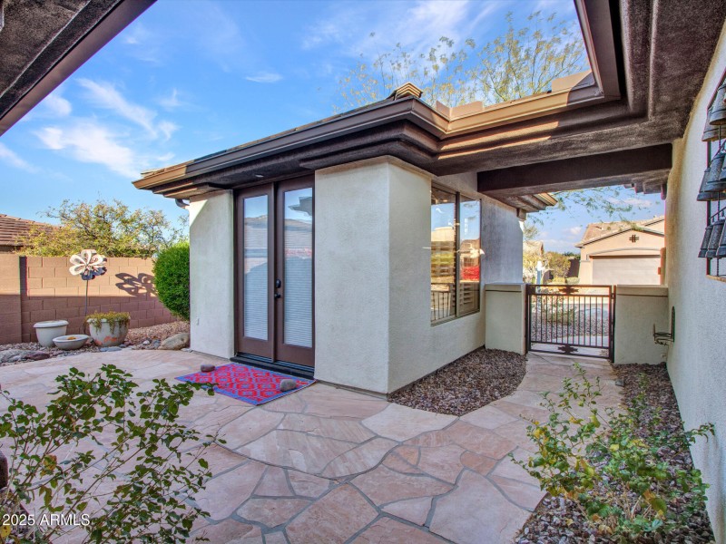 02-Casita-and-Front-Door-patio-(1)
