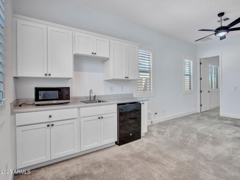 Casita Living/Kitchenette