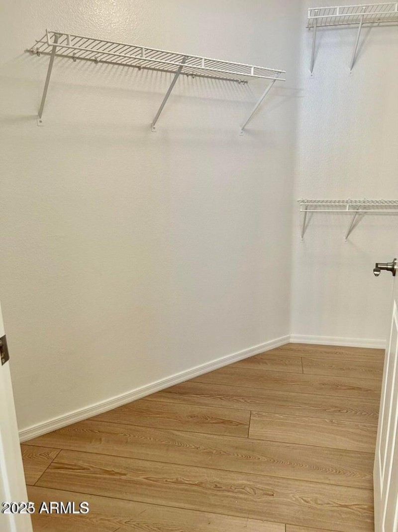 OVERSIZE WALK IN CLOSET IN MASTER