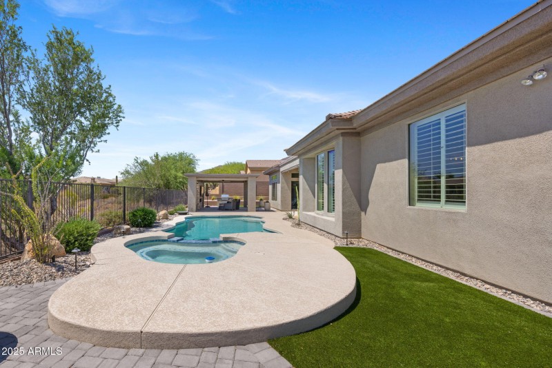 41714 N SIGNAL HILL CT