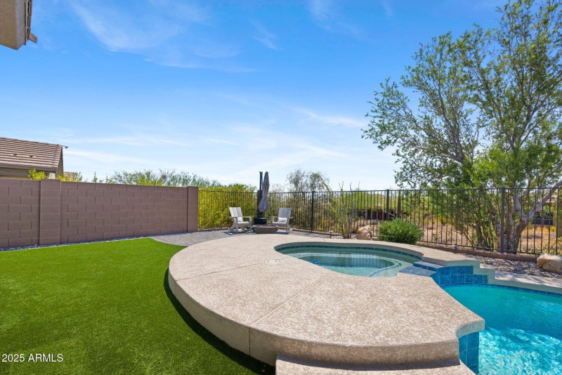41714 N SIGNAL HILL CT