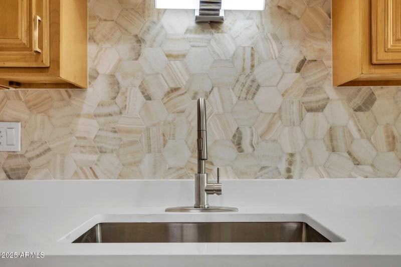 ReShoot_4112_S_Grandview_Ave4